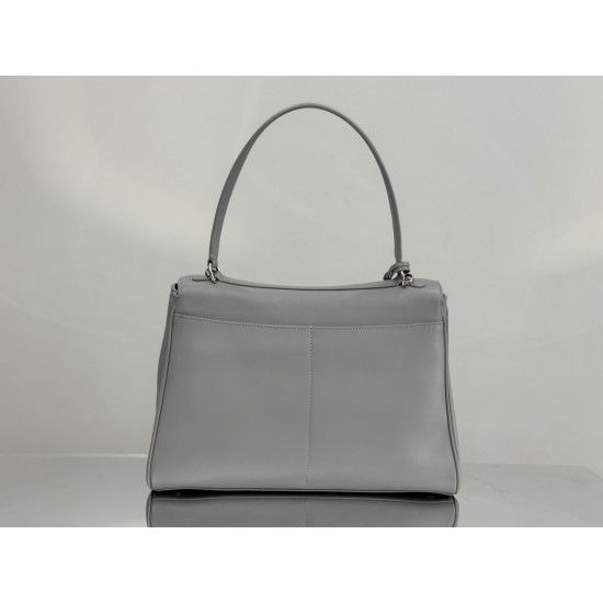 Balenciaga More ←