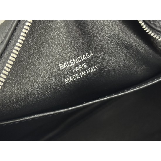 Balenciaga More ←