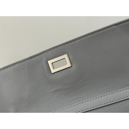 Balenciaga More ←