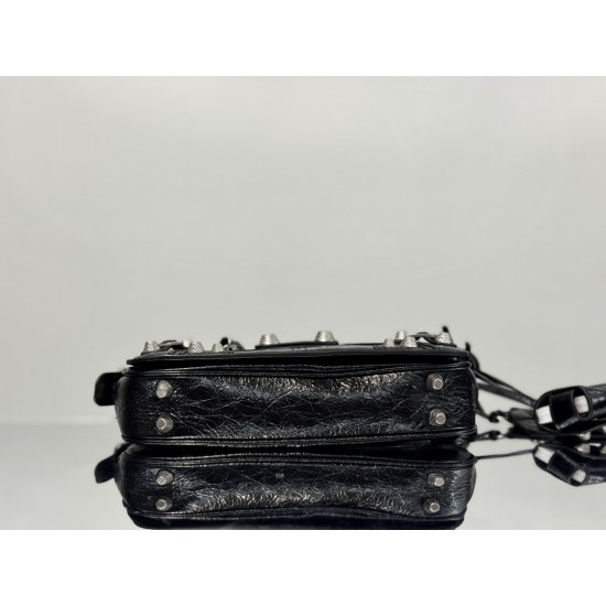 Balenciaga Le Cagole