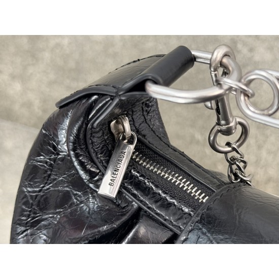 Balenciaga More ←