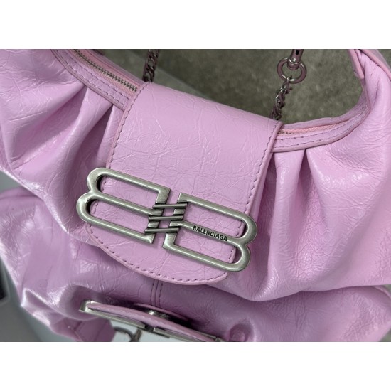 Balenciaga More ←