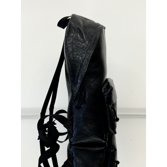 Balenciaga More ←