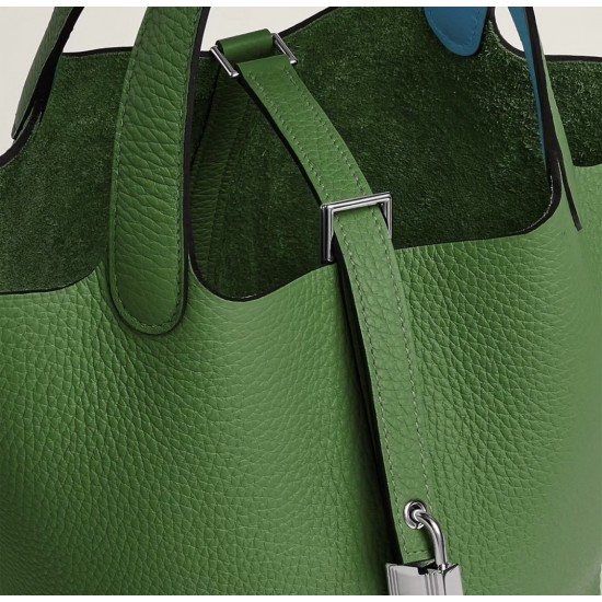Style：Picotin lockColour：A8丝蓝绿/2T天堂蓝Size：18cmLeather：clemenceHardware：sliver菜篮18cm，丝蓝绿/天堂蓝，银扣，高级全手工专属定制‼️