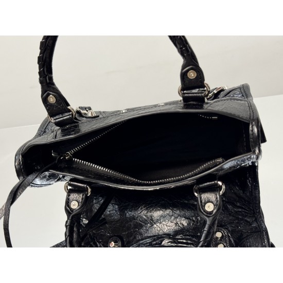 Balenciaga Le Cagole