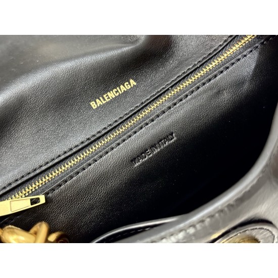 Balenciaga Downtown