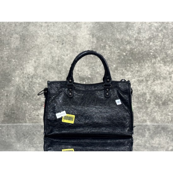 Balenciaga Le Cagole