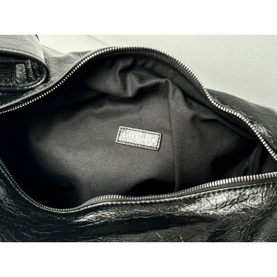 Balenciaga More ←