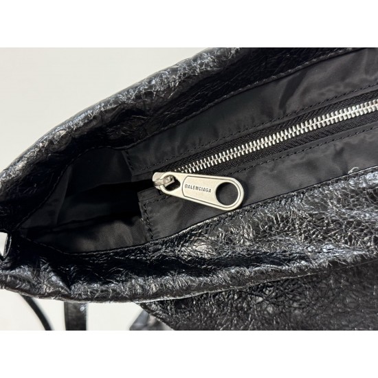 Balenciaga More ←