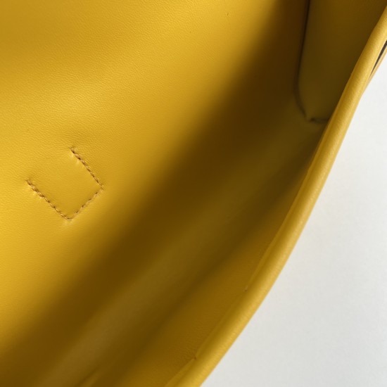 HERMÈS Clutchs