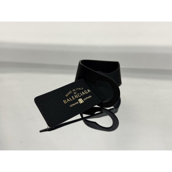 Balenciaga More ←