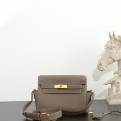 HERMÈS More