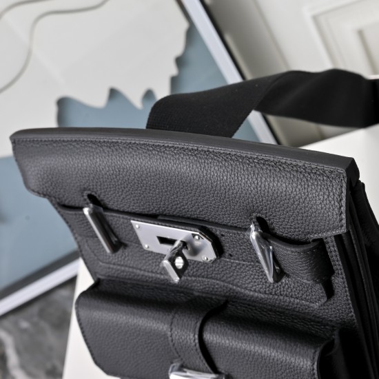 HERMÈS More
