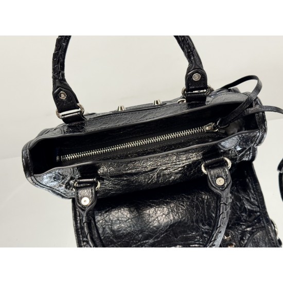 Balenciaga Le Cagole