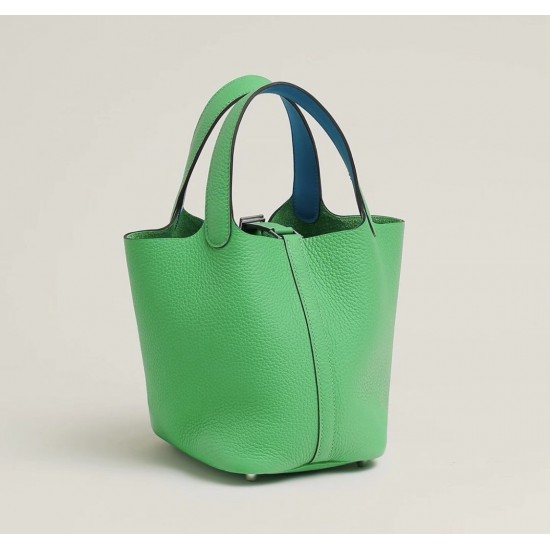 Style：Picotin lockColour：1k竹子绿/2T天堂蓝Size：18cmLeather：clemenceHardware：sliver菜篮18cm，竹子绿/天堂蓝，银扣，高级全手工专属定制‼️