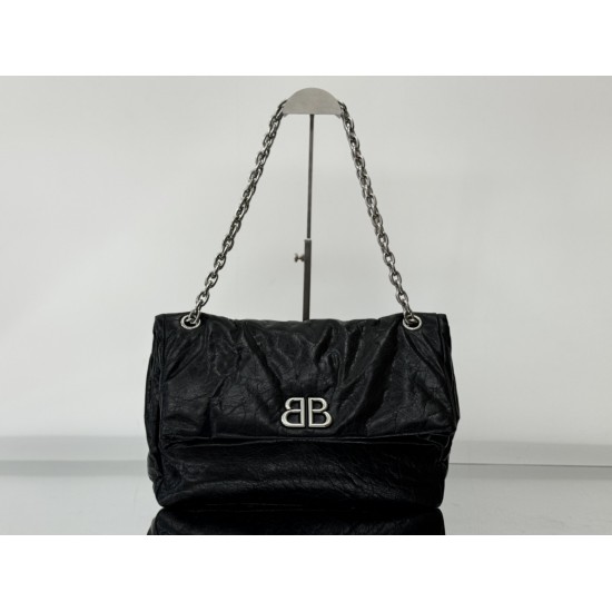 Balenciaga More ←