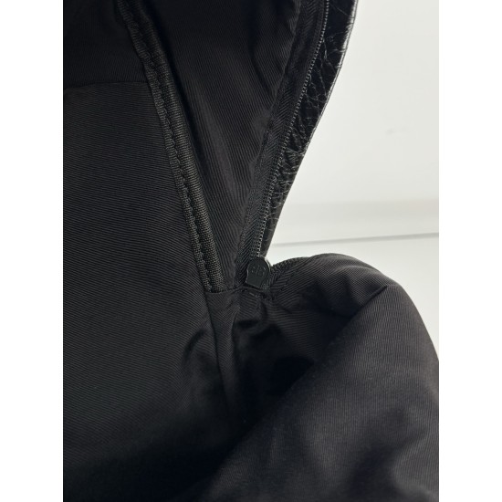 Balenciaga More ←