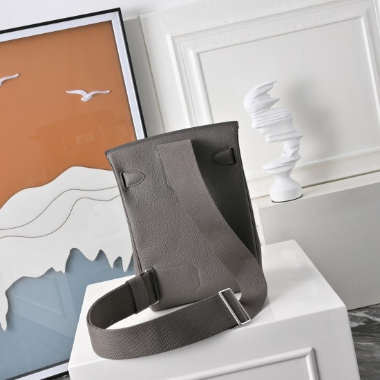 HERMÈS More