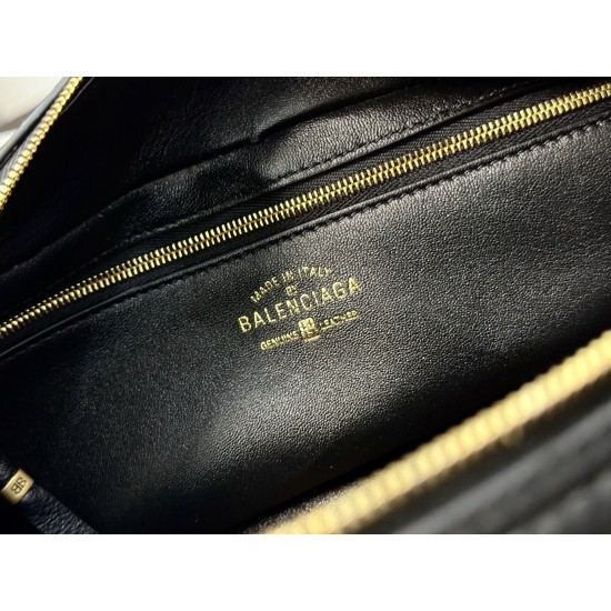 Balenciaga More ←
