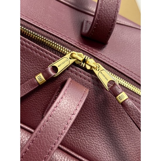 Balenciaga More ←