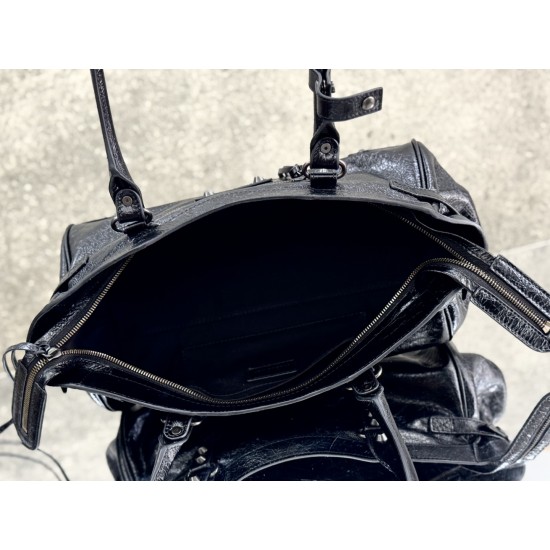 Balenciaga Le Cagole