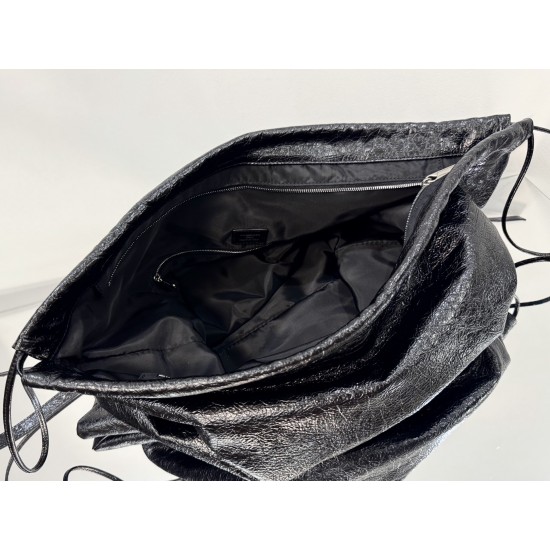 Balenciaga More ←