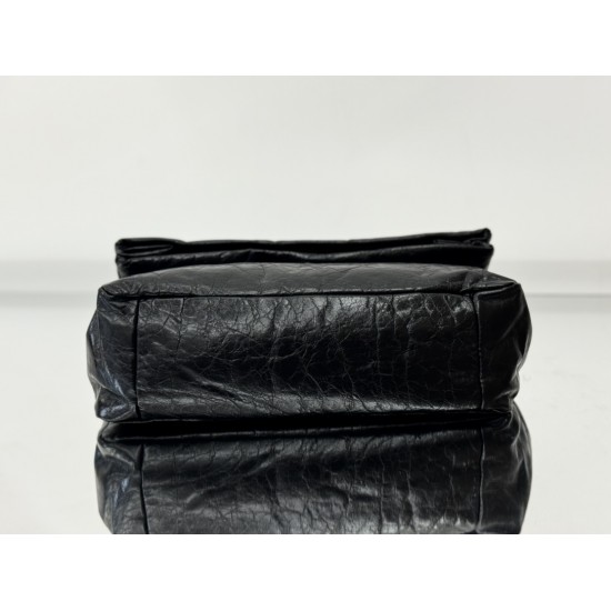 Balenciaga More ←