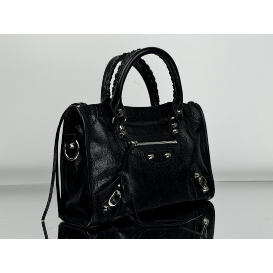 Balenciaga Le Cagole