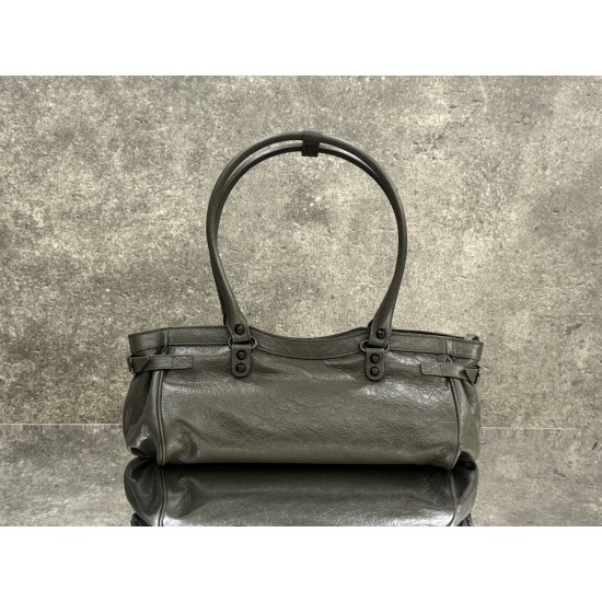 Balenciaga Le Cagole