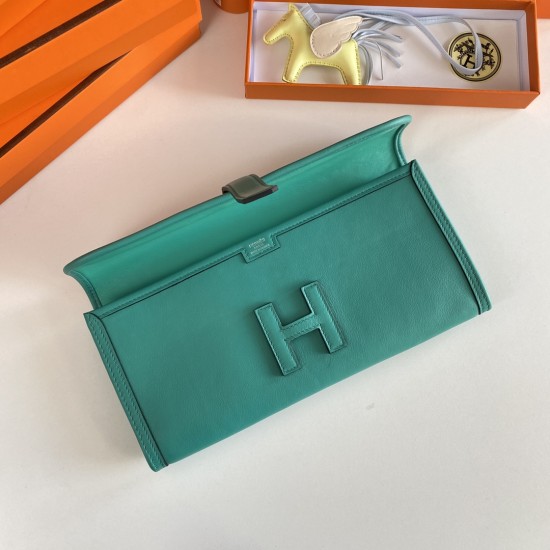 HERMÈS Clutchs