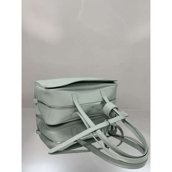 Balenciaga More ←