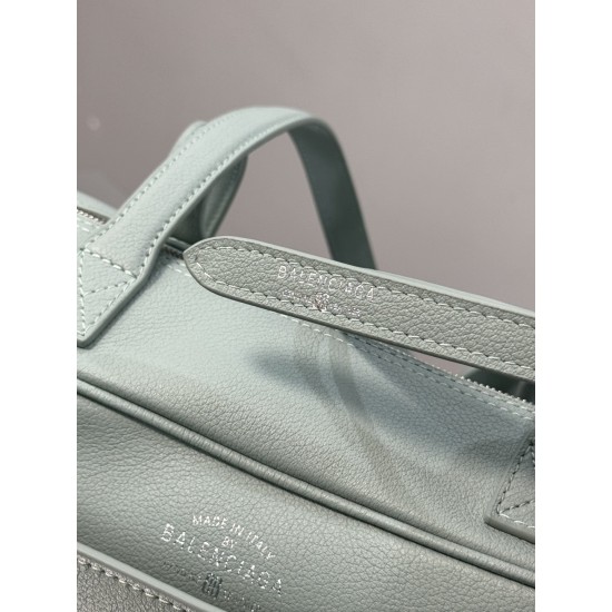 Balenciaga More ←