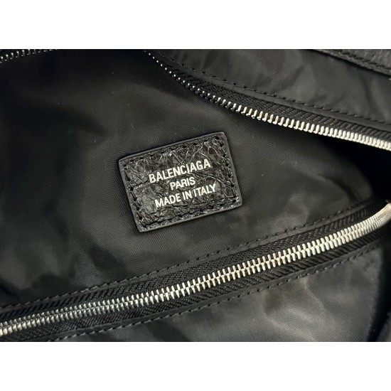 Balenciaga More ←