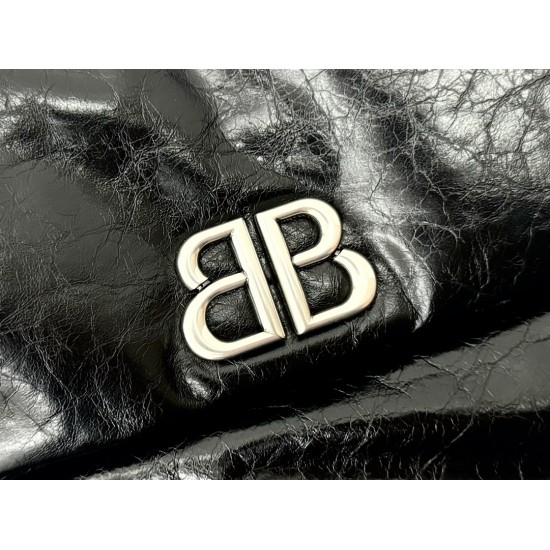 Balenciaga More ←