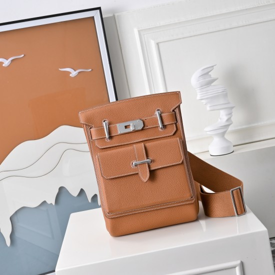 HERMÈS More