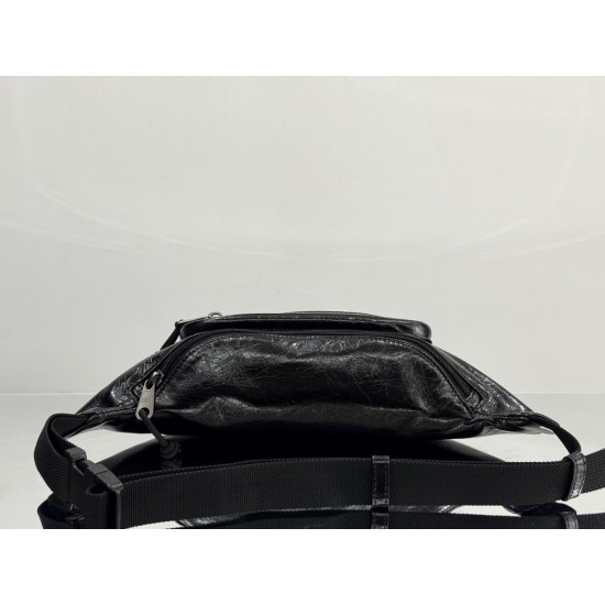 Balenciaga More ←