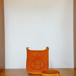 HERMÈS Evelyne