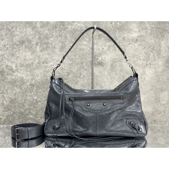 Balenciaga Le Cagole