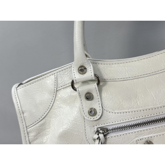 Balenciaga Le Cagole