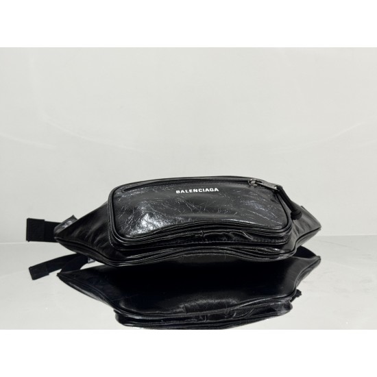 Balenciaga More ←