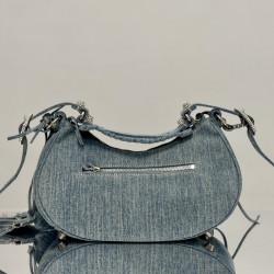 Balenciaga More ←
