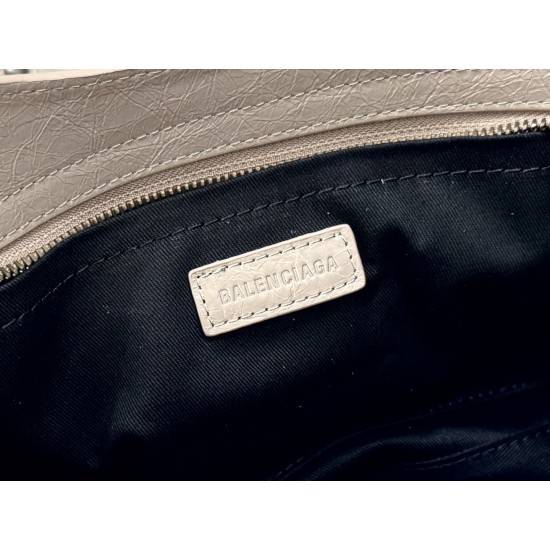 Balenciaga Le Cagole