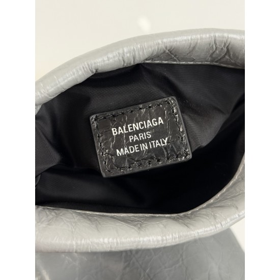 Balenciaga More ←
