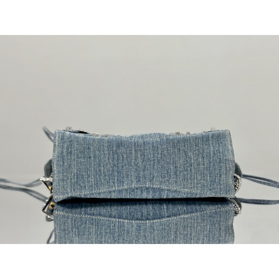 Balenciaga More ←
