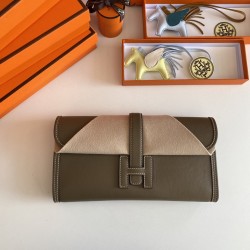 HERMÈS Clutchs