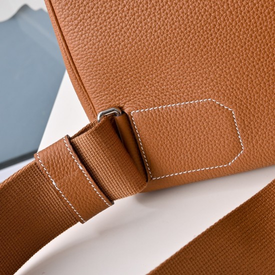 HERMÈS More