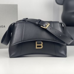 Balenciaga Downtown