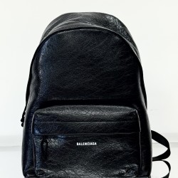 Balenciaga More ←