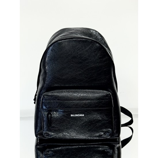 Balenciaga More ←