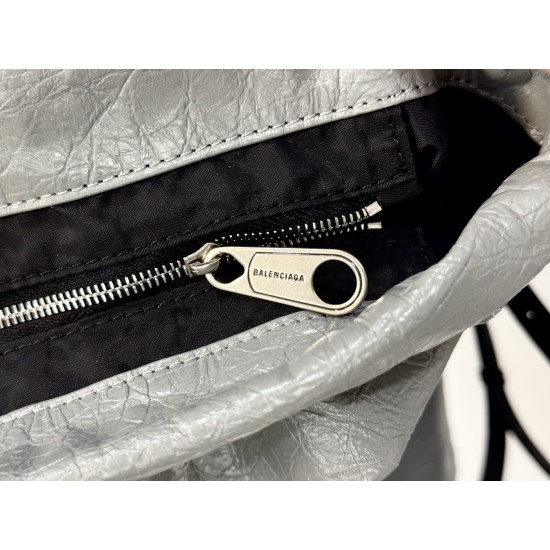 Balenciaga More ←